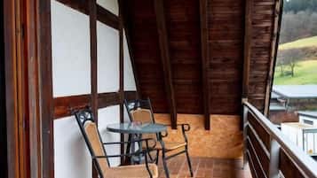 Superior Double Room, Balcony, Garden View | Outdoor dining