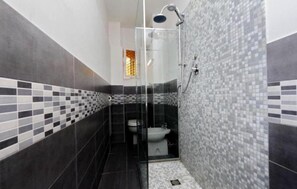 Bathroom - Vrbo Property (Roma)