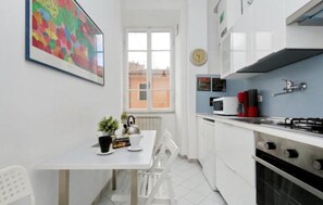 Private kitchen - Vrbo Property (Roma)
