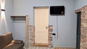 Double Room | Desk, free WiFi