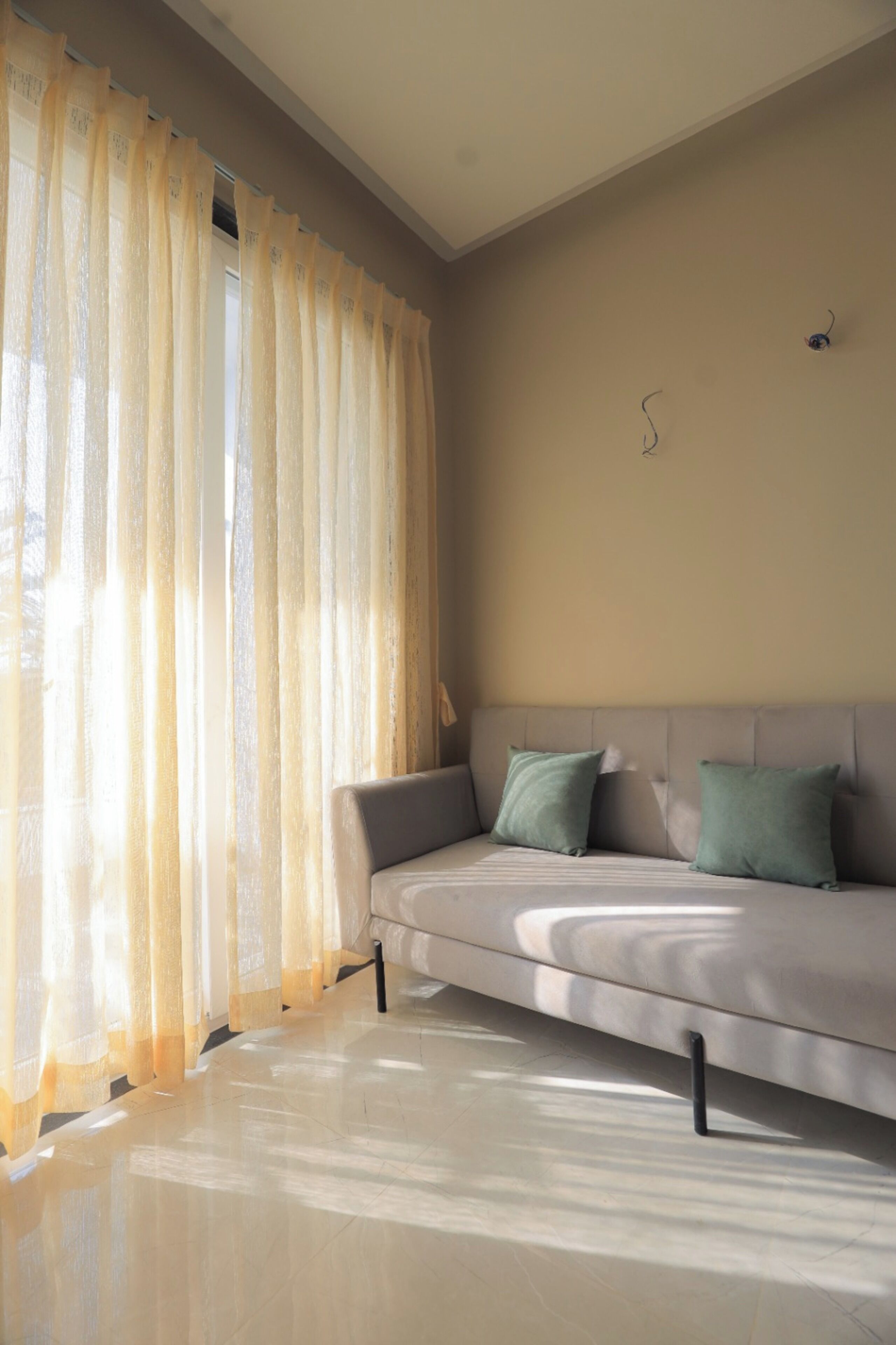 Luxury Room | Living area | 32-inch LED TV with cable channels