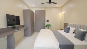 Luxury Room | Rollaway beds, free WiFi, bed sheets