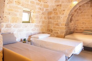 4 bedrooms, iron/ironing board, free WiFi, bed sheets - Luxury Trulli Retreat with Private Pool in Puglia (San Michele Salentino)