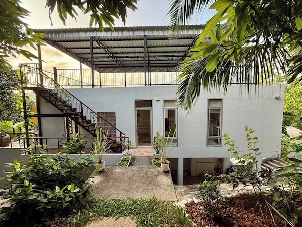 Exterior - Jungle House Phuket - 4BR Seaview Retreat, Patong (Patong)