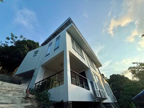 Nhà, 4 phòng ngủ, hút thuốc, ban công | Ngoại thất