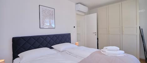 2 Schlafzimmer, BĂŒgeleisen/BĂŒgelbrett, kostenloses WLAN, BettwĂ€sche