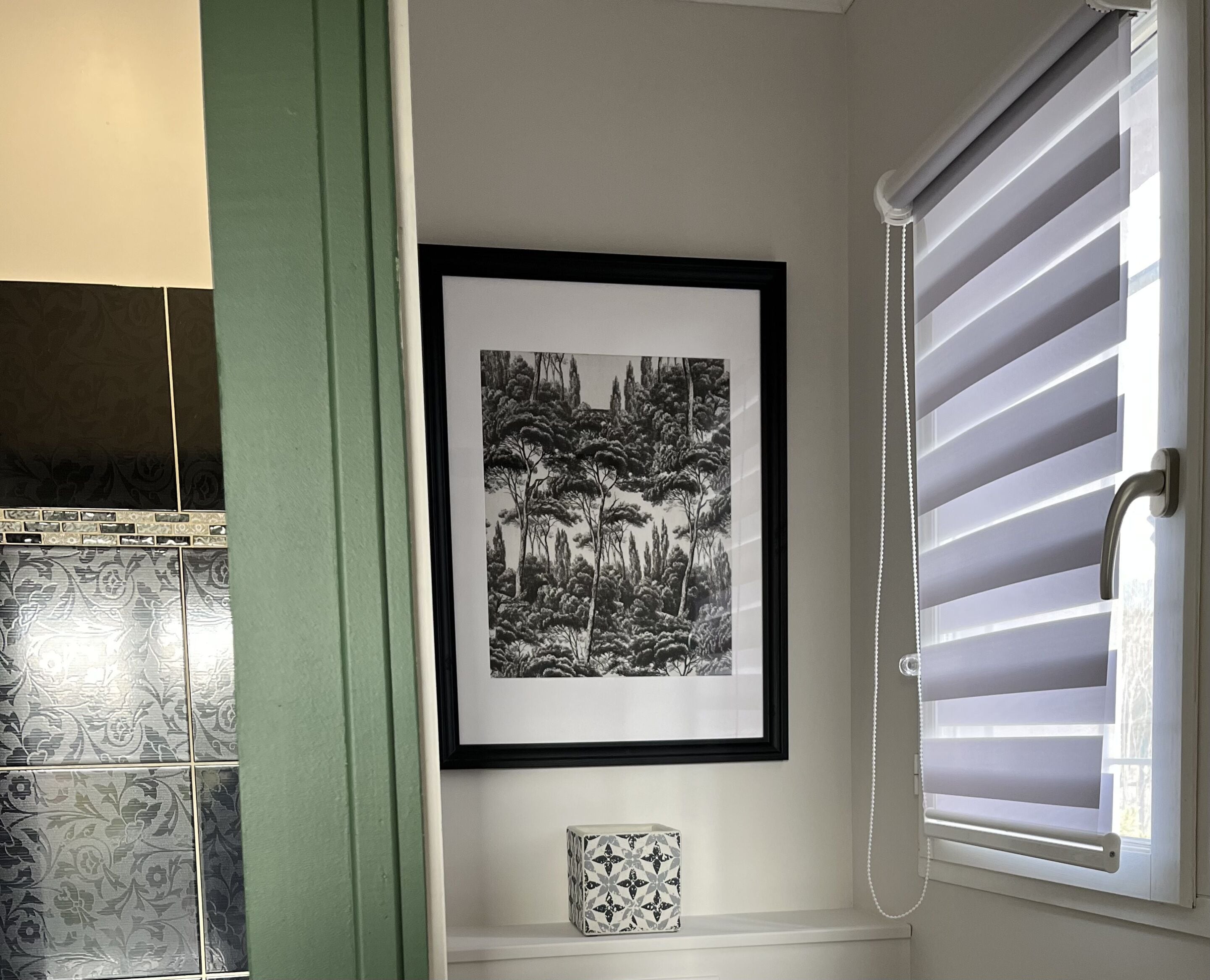 Chambre Double Confort, vue cour intérieure | Salle de bain
