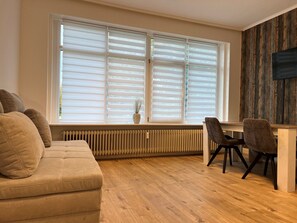 TV - Holiday Home 'Nahe Schlosspark Husum' (Husum)