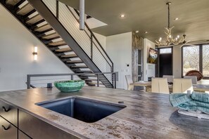 Interior - Summit Brownstone Retreat with Elevator & Mount LeConte Views (Sevierville)