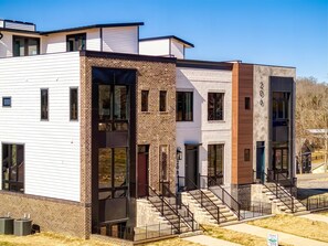 Exterior - Summit Brownstone Retreat with Elevator & Mount LeConte Views (Sevierville)