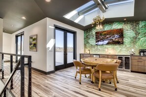 Dining - Summit Brownstone Retreat with Elevator & Mount LeConte Views (Sevierville)