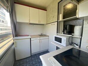Microwave, coffee/tea maker - Charming studio with pool - 2 guests (La Grande-Motte)