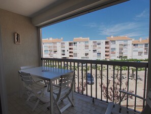Outdoor dining - Charming apartment, pets welcome - 4 guests (Le Grau-du-Roi)