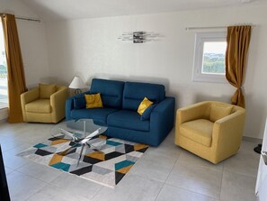 TV - Stunning duplex, pool, panoramic view - 5 guests (Le Grau-du-Roi)
