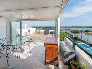 Outdoor dining - Stunning duplex, pool, panoramic view - 5 guests (Le Grau-du-Roi)