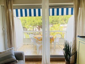 TV - Studio cabin with AC, parking - 2 guests (Le Grau-du-Roi)