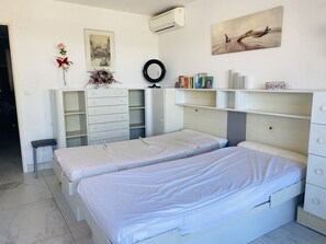 1 bedroom - Apartment with AC and parking, sea view (Port Camargue)