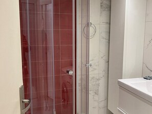Bathroom - Apartment with AC and parking, sea view (Port Camargue)