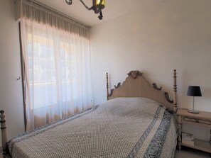 2 bedrooms, WiFi, wheelchair access - Sea view apartment, AC, parking - 6 guests (La Grande-Motte)
