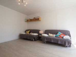 TV - Cozy studio, pets welcome, parking - 4 guests (La Grande-Motte)