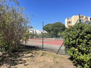 Sports court - Renovated apartment with parking - 7 guests (Le Grau-du-Roi)