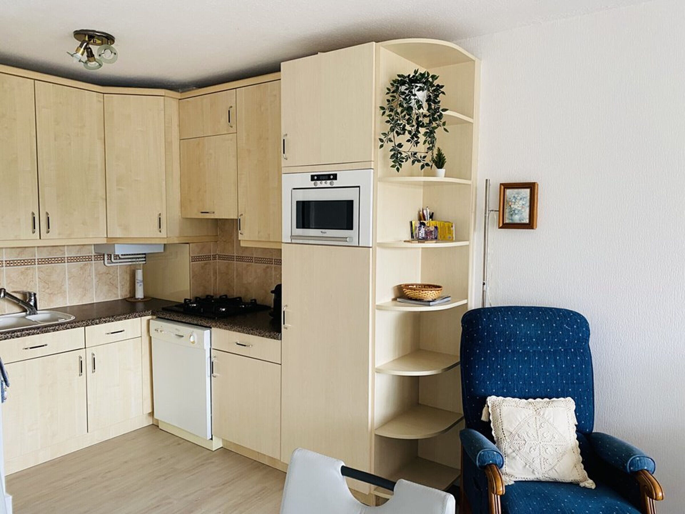 Microwave, oven, coffee/tea maker