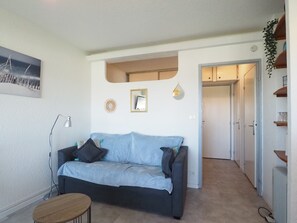 TV - Apartment with AC, parking - 5 guests (La Grande-Motte)