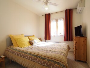 3 bedrooms - Villa with AC, pool, pets welcome - 8 guests (Le Grau-du-Roi)