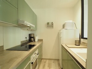Kühlschrank, Mikrowelle, Geschirrspüler
