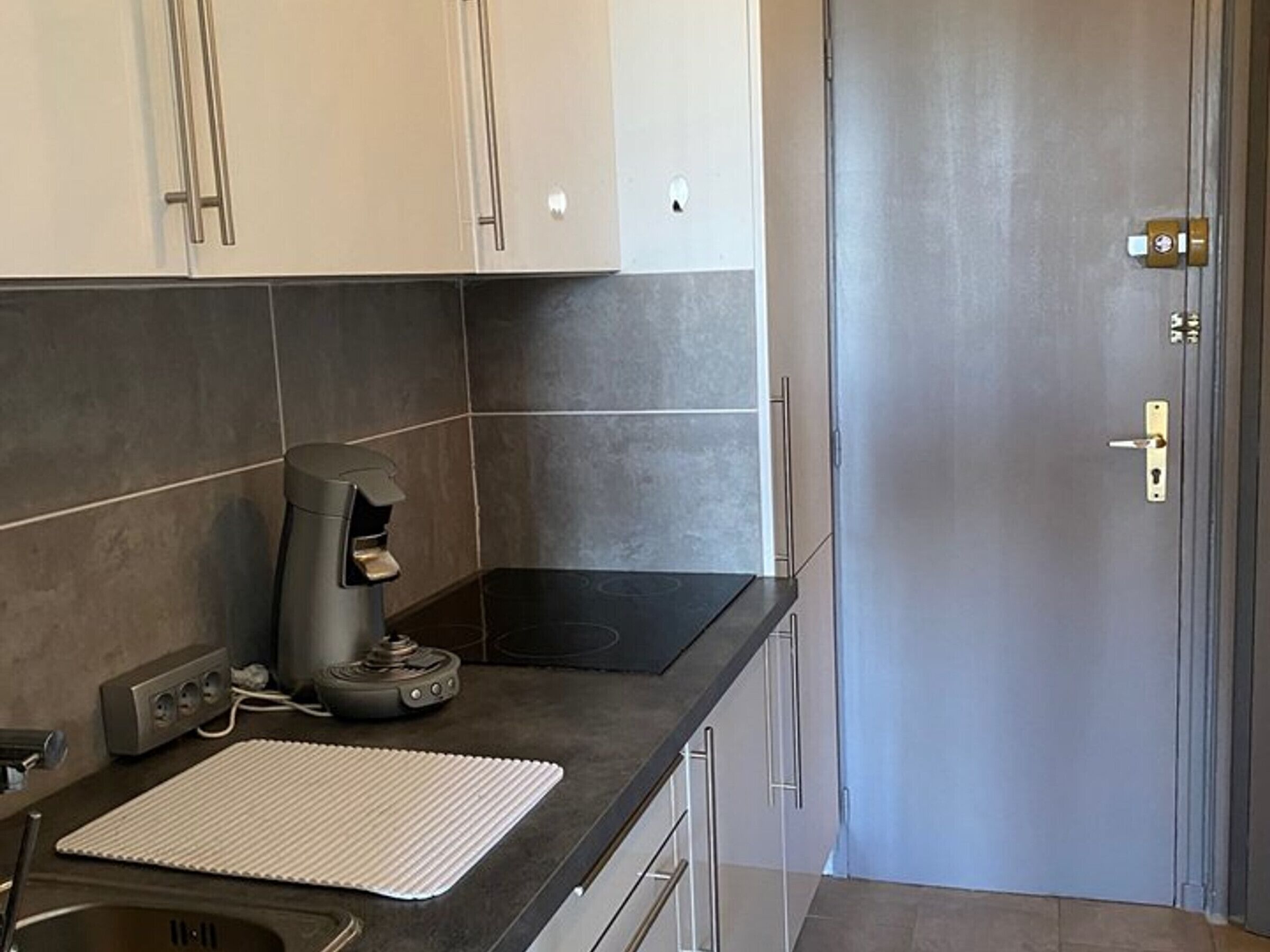 Microwave, coffee/tea maker