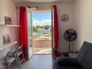 TV - Charming studio near beach, parking - 2 guests (Le Grau-du-Roi)