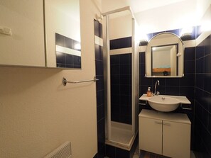 Bathroom - Charming studio with terrace, parking - 4 guests (La Grande-Motte)