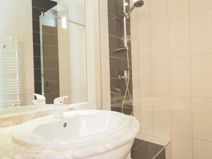 Bathroom - Studio garden beach access - 4 guests (Le Grau-du-Roi)