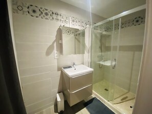 Hair dryer - Large house with AC in the center - 8 guests (Le Grau-du-Roi)