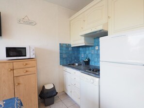 Kühlschrank, Mikrowelle, Geschirrspüler