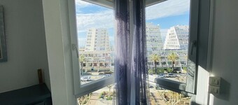 Bright apartment sea view, AC - 4 guests