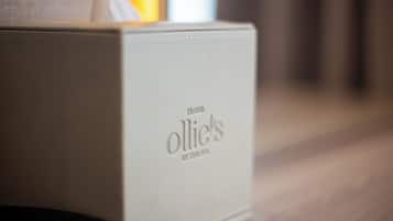 Deluxe Double or Twin Room, Balcony, Sea View | Bilik Mandi | Pengering rambut, selipar, tuala disediakan, sabun
