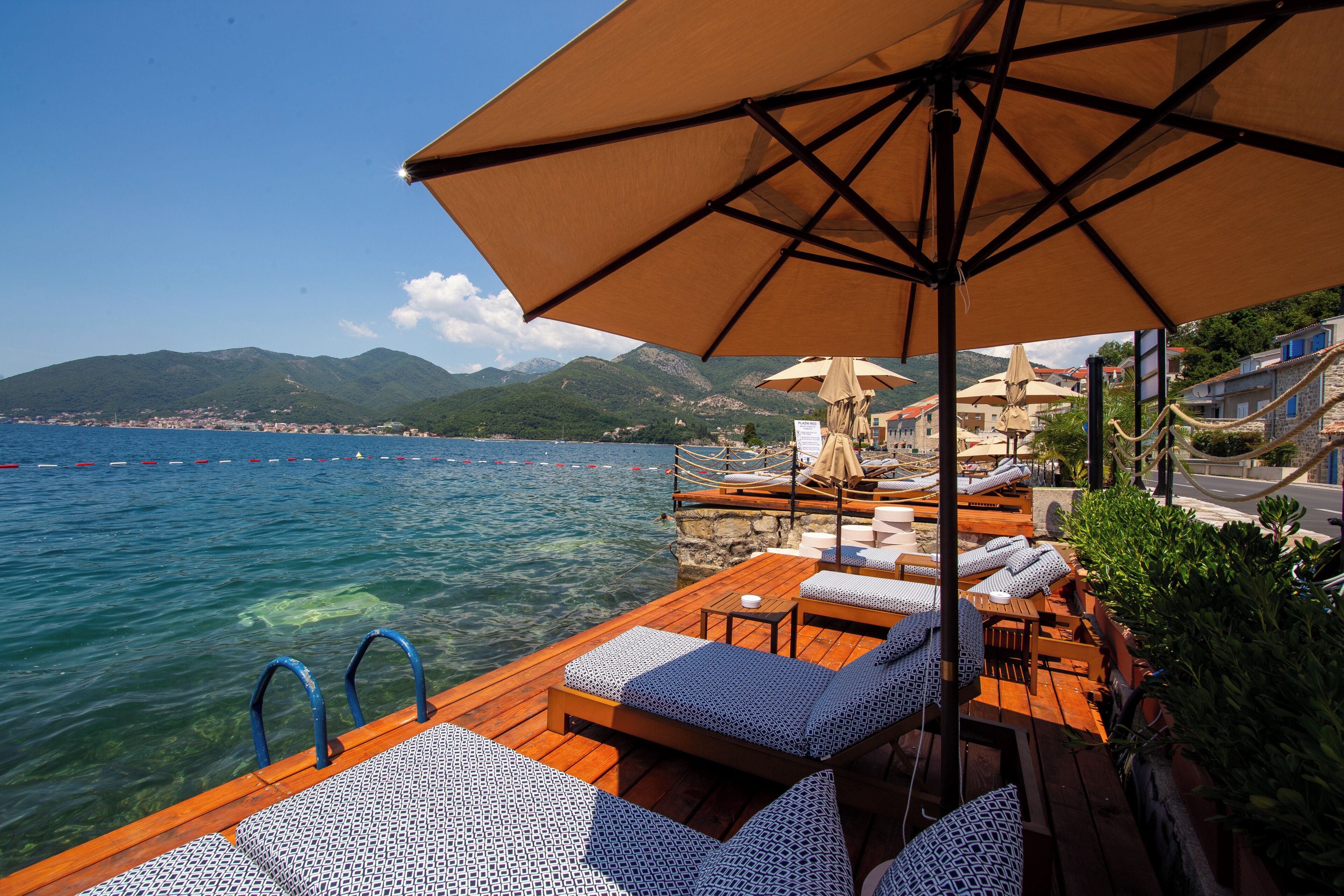 Private beach, free beach cabanas, sun-loungers, beach umbrellas