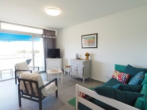 TV - Air-conditioned apartment, parking, sea view - 6 guests (Le Grau-du-Roi)