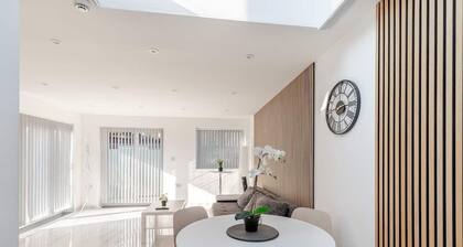 Flat A Rose Hill
