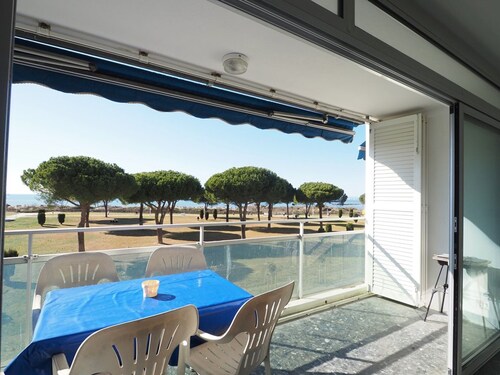 Apartment with sea view, parking - 6 guests