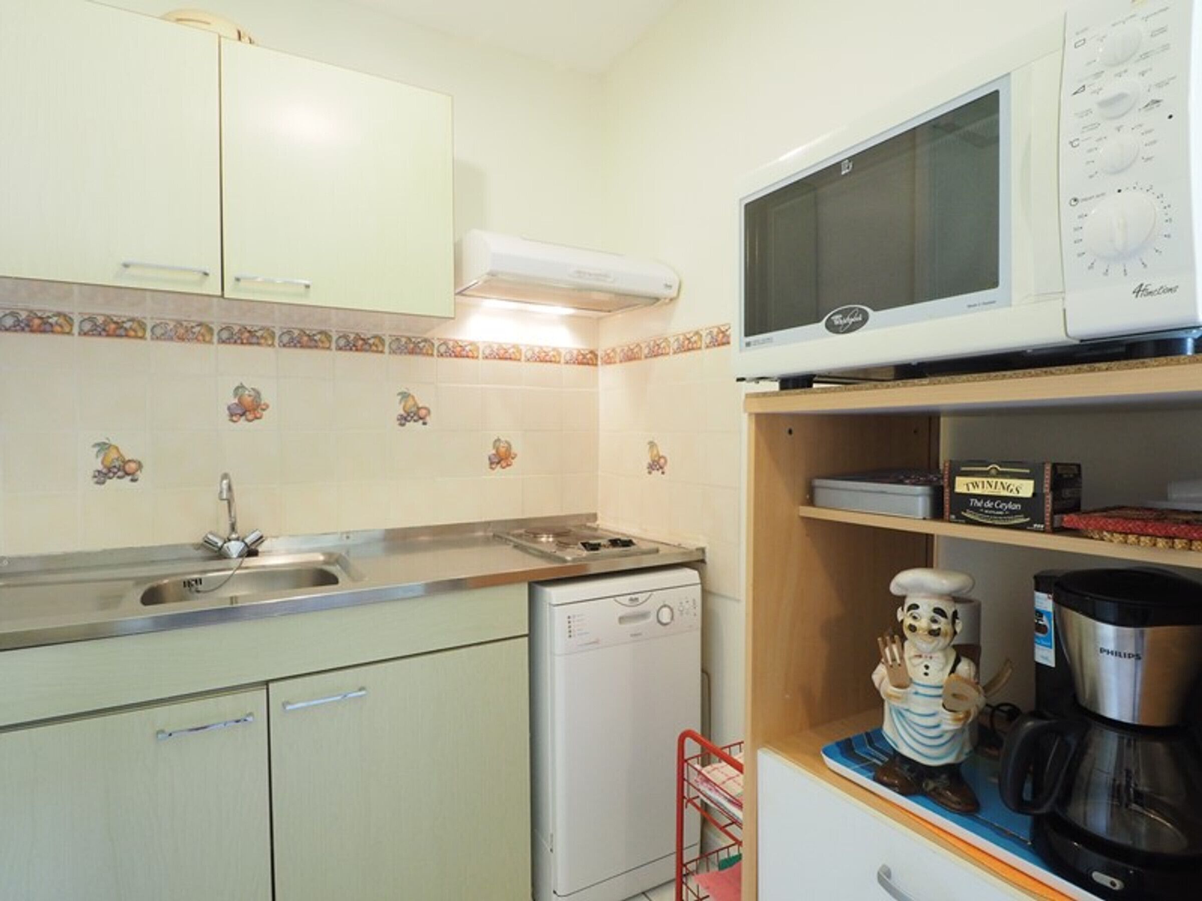Kühlschrank, Mikrowelle, Geschirrspüler