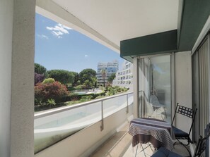 Property grounds - T2 with AC and pool - 6 guests (La Grande-Motte)