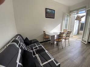 TV - Lovely flat AC city center - 6 guests (Le Grau-du-Roi)