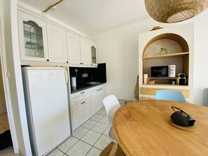 Kaffetrakter/tekoker og mikrobølgeovn