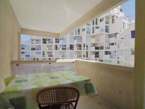 Outdoor dining - Spacious studio in city center - 4 guests (La Grande-Motte)