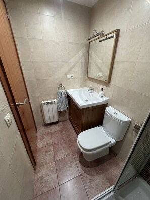 Apartment, 2 Bedrooms, Smoking, Balcony | Bathroom - 120 La Molina · Panoramic Views 5 Minutes From La Molina Ski Resort (Alp)