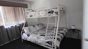5 bedrooms, desk, iron/ironing board, free WiFi