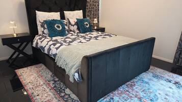 5 bedrooms, desk, iron/ironing board, free WiFi