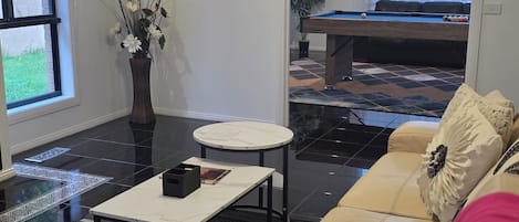 Smart TV, table football, stereo